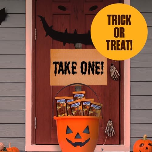 SNICKERS Pumpkins Milk Chocolate Fun Size Trick or Treat Individually Wrapped Halloween Candy, 5.5 Oz Candy Bag
