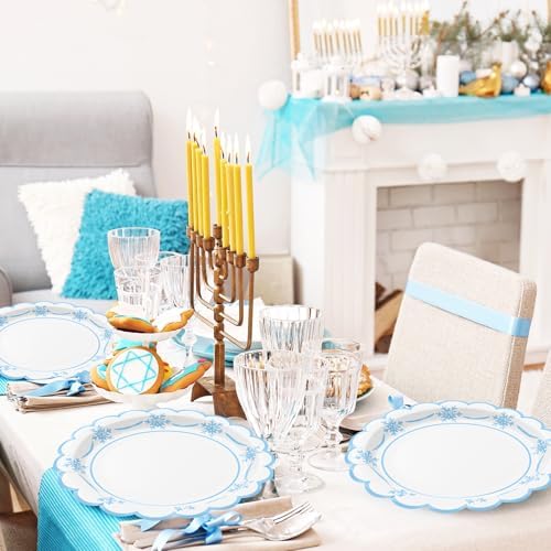 JarThenaAMCS 50 Pcs Winter Paper Plates Christmas Snowflake Scalloped Disposable Plate Blue Decorative Tableware for Xmas Holiday Party Decor Supplies, 9 In