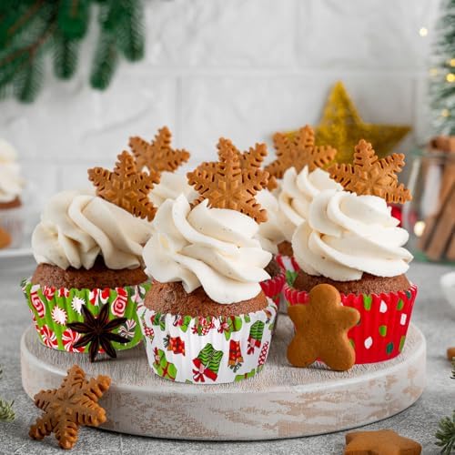 FYSUIMU 300Pcs Christmas Cupcake Liners Funny Cartoon Character Paper Baking Cups Xmas Red Green Standard Muffin Cupcake Wrappers for Holiday Party Supplies Table Decor