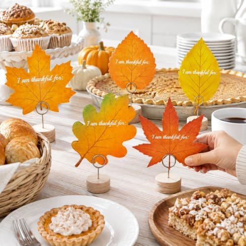 200 Pcs Thankful for Leaves Place Cards Thanksgiving Place Card I Am Thankful for Fall Leaf Table Cards Autumn Maple Leaf Seating Name Card Plate Decor for Thanksgiving Dinner Harvest Desktop Decor