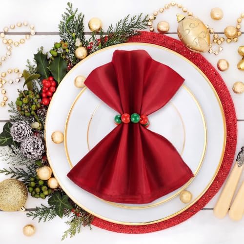 Qinyoung 8 Sets Christmas Cloth Napkins and Napkins Rings Holders Red Green