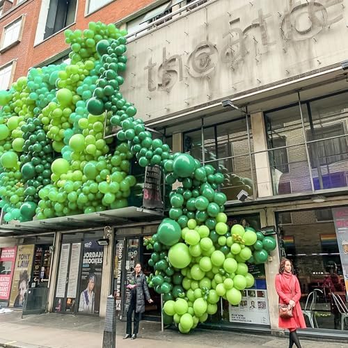 PartyWoo Pearl Light Green Balloons 140pcs Pastel Green Different Sizes