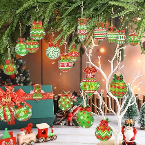 Tondiamo 20 Pcs Christmas Diamond Painting Keychain Kits 5D DIY Diamond Art Pendants Double Sided Hanging Key Chains for Christmas Party Decoration DIY(Green Balls)