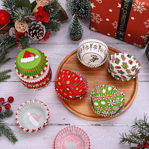 FYSUIMU 300Pcs Christmas Cupcake Liners Funny Cartoon Character Paper Baking Cups Xmas Red Green Standard Muffin Cupcake Wrappers for Holiday Party Supplies Table Decor