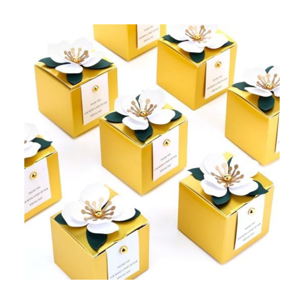 Affrolling 50 Pcs Wedding Favor Boxes with Thanks Card Square Flower Candy Boxes Paper Bridal Gift Box for Guests Wedding Bridal Shower Birthday Party Anniversary (Gold)